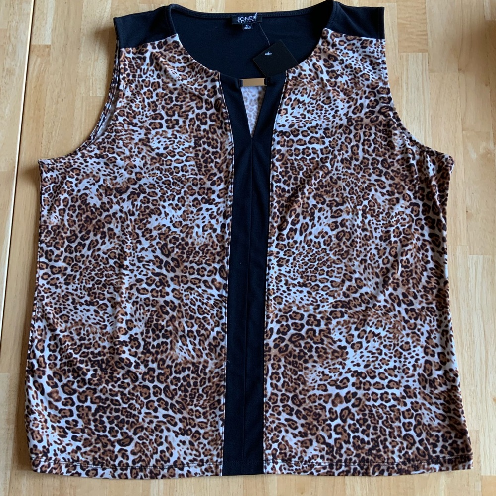 Jones New York Women's Sleeveless Scoop Neck Tank. NEW WITH TAGS. SIZE X-LARGE